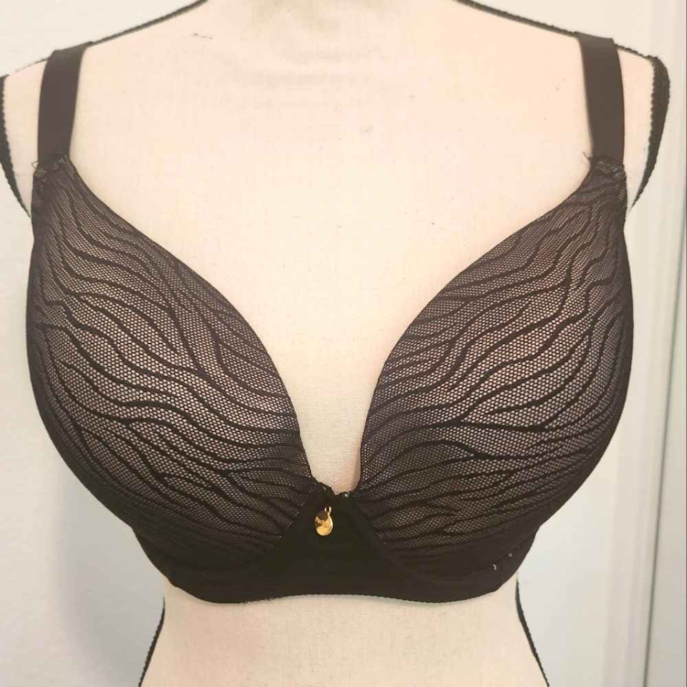 Zebra print/Tiger stripes bra. Full coverage. 34H. Brand: Parfeit. Underwire.
